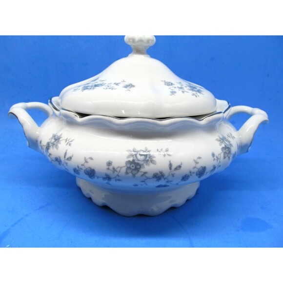 Johann Haviland Blue Garland Fine China Covered Handled Vegetable Serving Bowl - Picture 2 of 12